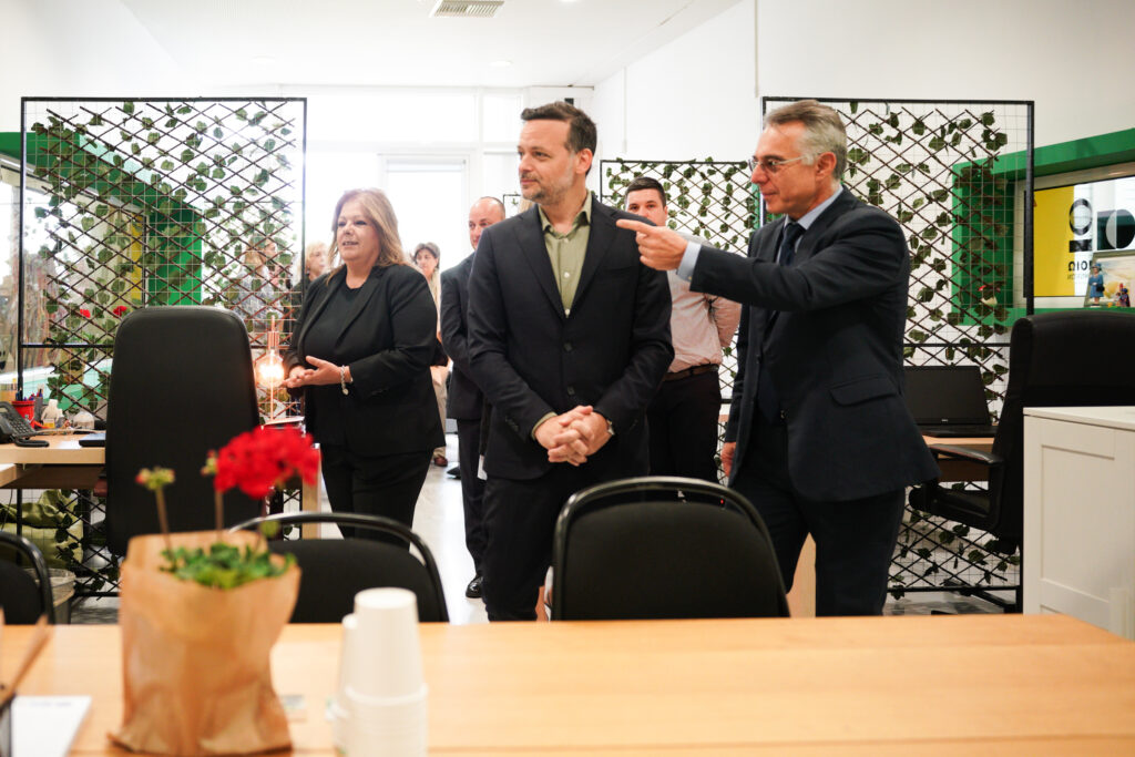 Athens Mayor Haris Doukas and Develop Athens CEO Ioannis Georgizas at EPAO